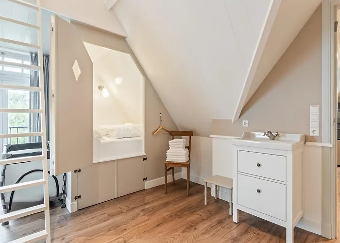 Vakantiehuis Spacious In The Beemster Near A Windmill *